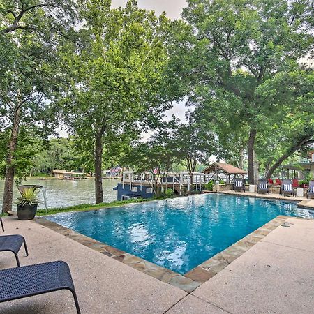 Guadalupe River Paradise With Hot Tub, Dock And Kayaks Villa Seguin Exterior photo