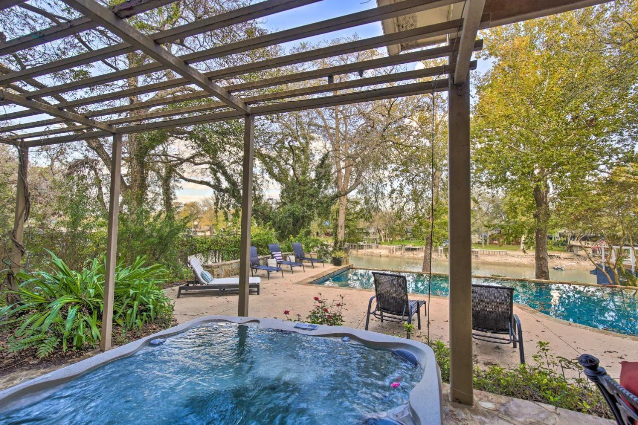 Guadalupe River Paradise With Hot Tub, Dock And Kayaks Villa Seguin Exterior photo