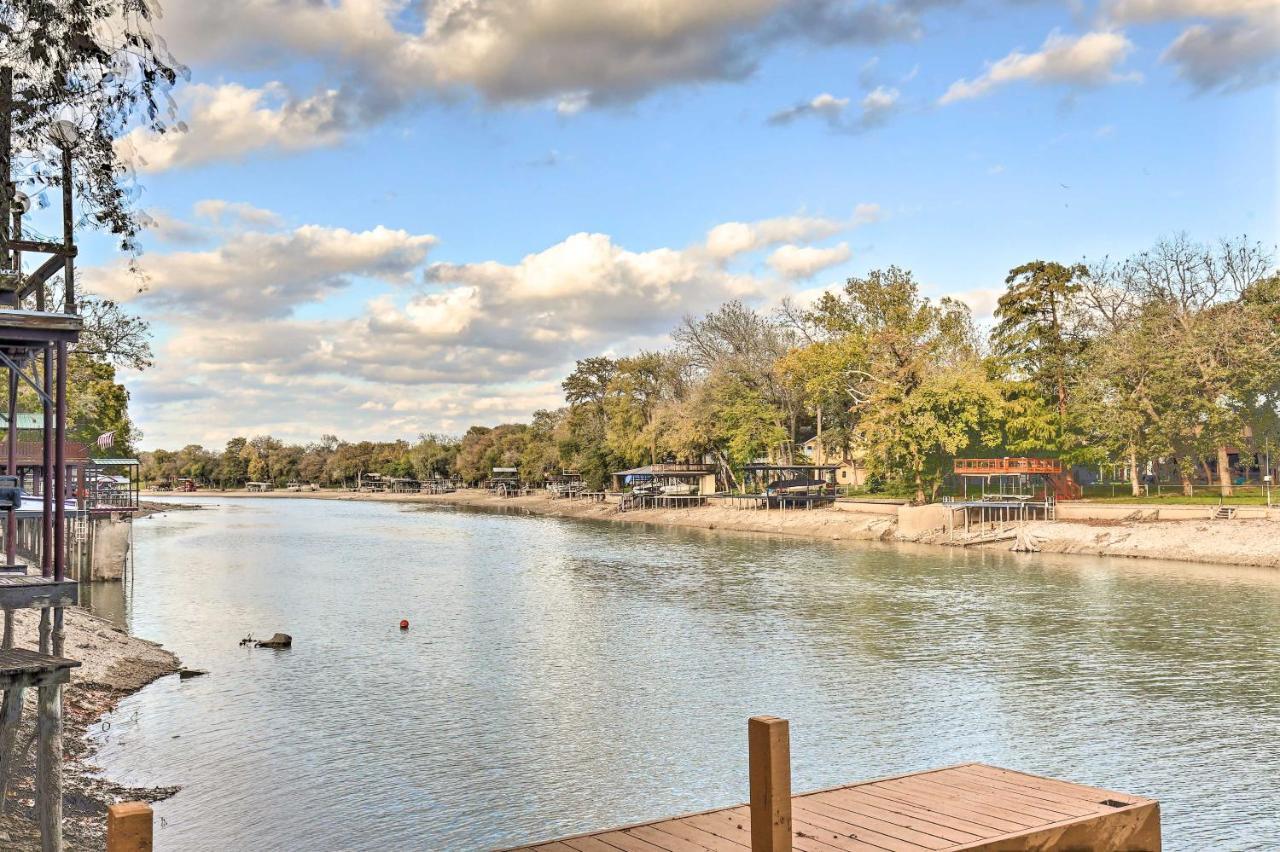 Guadalupe River Paradise With Hot Tub, Dock And Kayaks Villa Seguin Exterior photo